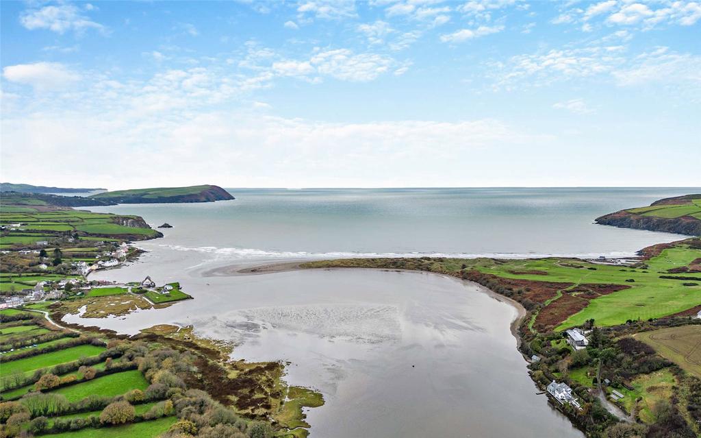 Nearby Beach and Bay
