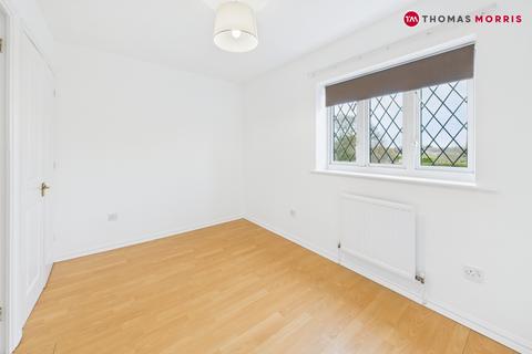 2 bedroom end of terrace house for sale, York Close, Bedfordshire SG18