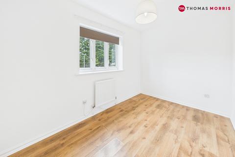 2 bedroom end of terrace house for sale, York Close, Bedfordshire SG18