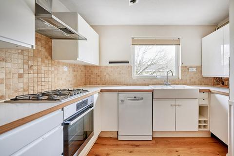 23 Grovelands, Park Street, St Albans, AL2 2TT