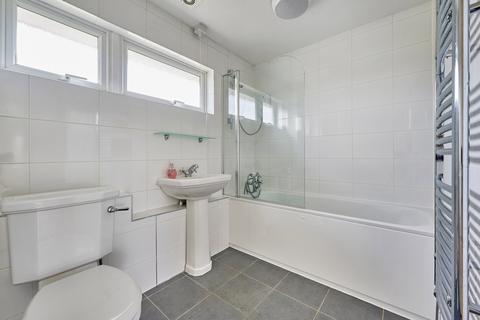 23 Grovelands, Park Street, St Albans, AL2 2TT