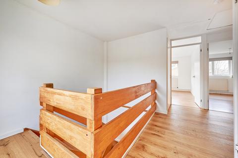 23 Grovelands, Park Street, St Albans, AL2 2TT