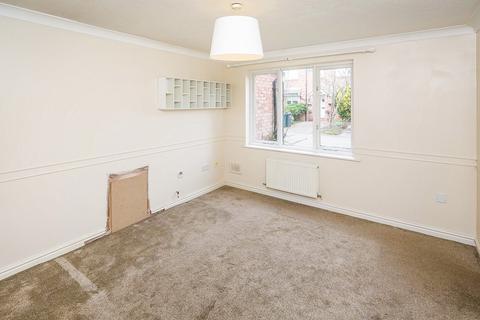 2 bedroom terraced house to rent, Church Walks, Chester CH3
