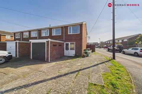 3 bedroom end of terrace house for sale, Andrew Road, St. Neots PE19