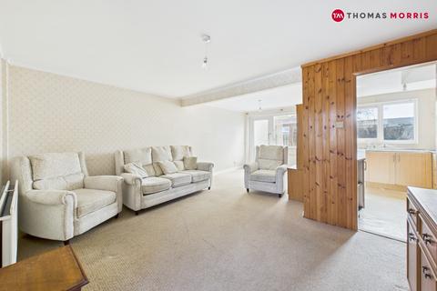 3 bedroom end of terrace house for sale, Andrew Road, St. Neots PE19