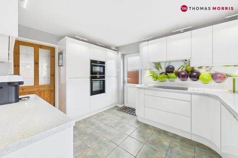3 bedroom detached house for sale, Beachampstead Road, St. Neots PE19