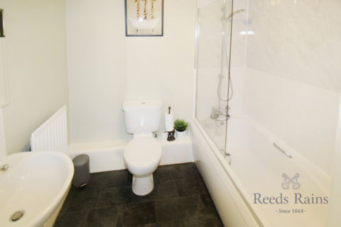 2 bedroom apartment for sale, The Locks, Leeds LS26