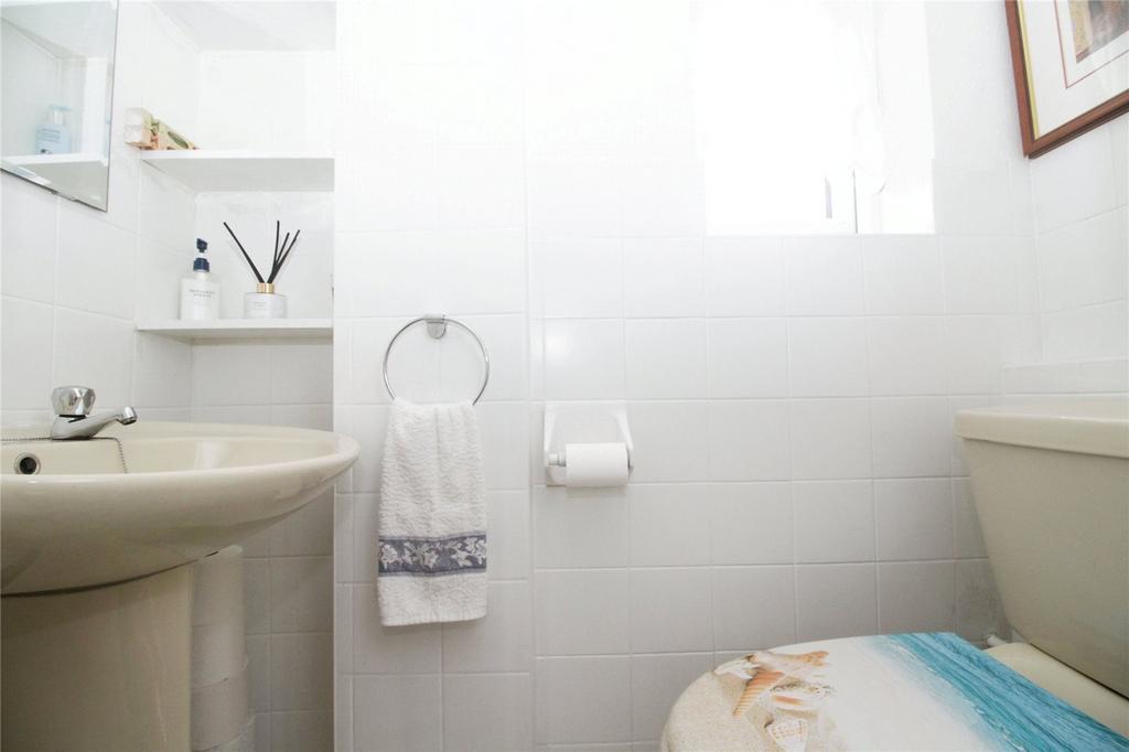 Cloakroom/Wc