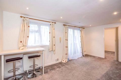 1 bedroom flat for sale, Crombie Close, Hampshire PO8