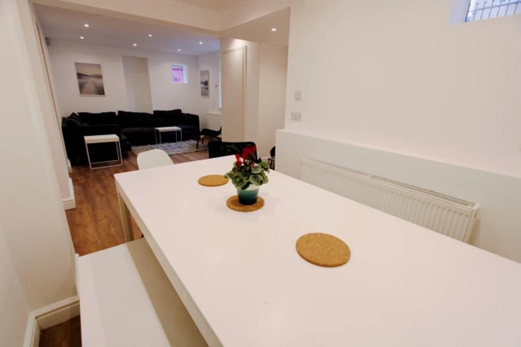 A bright and clean kitchenette with ample space...