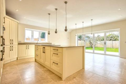 3 bedroom detached bungalow for sale, Jubilee Avenue, Heacham