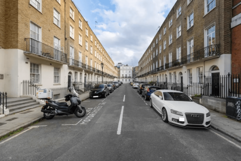 3 bedroom flat to rent, London, WC1H