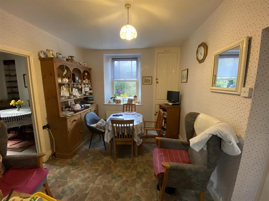 Lounge/dining room