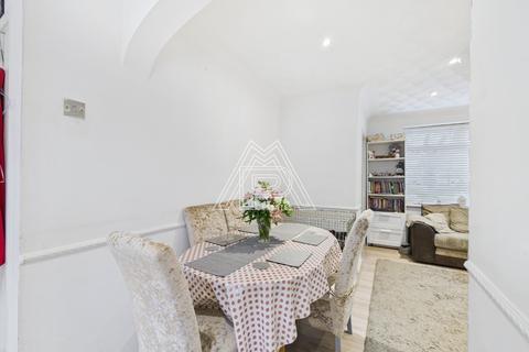 22 Annifer Way, South Ockendon, RM15 5BT