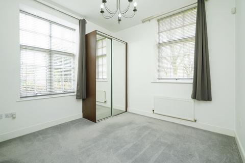 1 Eagle Drive, Upper Rissington, Cheltenham, GL54 2GW