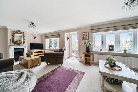 4 bedroom semi-detached house for sale, Bridle Path, Farnham GU51