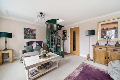 4 bedroom semi-detached house for sale, Bridle Path, Farnham GU51