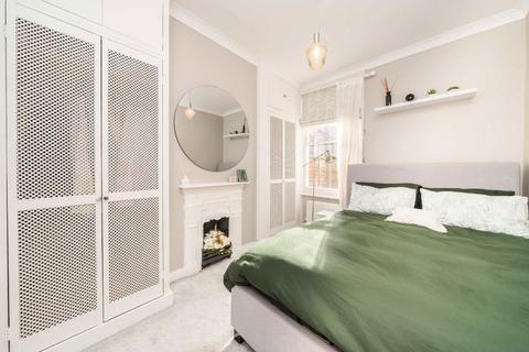 Ground Floor Flat, 19 Steerforth Street, London, SW18 4HH