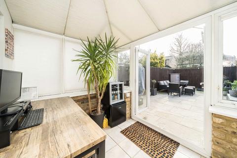 Ground Floor Flat, 19 Steerforth Street, London, SW18 4HH