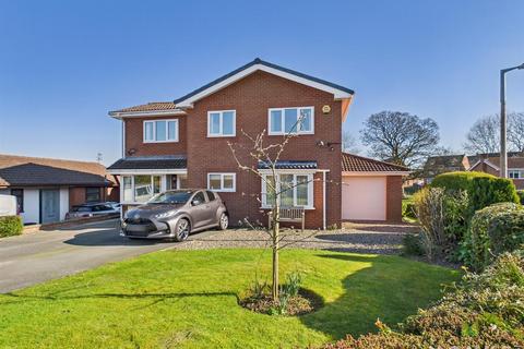4 bedroom house for sale, Breidden Close, Oswestry