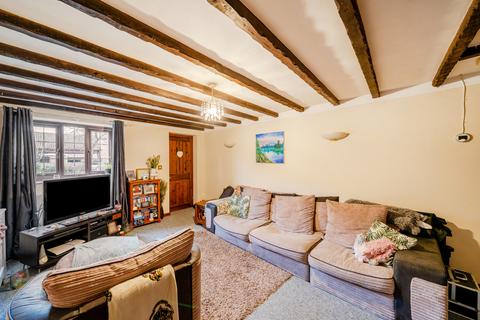 10 Chapman Way, Cheltenham, GL51 3NE