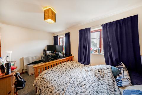10 Chapman Way, Cheltenham, GL51 3NE