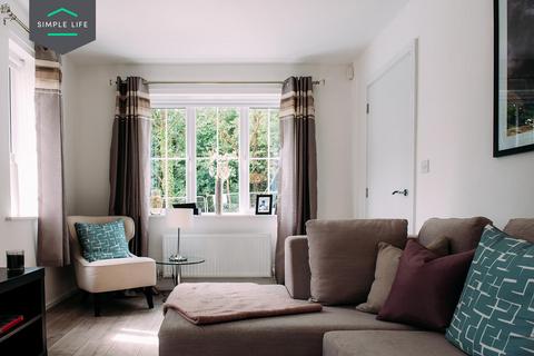 3 bedroom terraced house to rent, Richard Darroch Way, Crewe