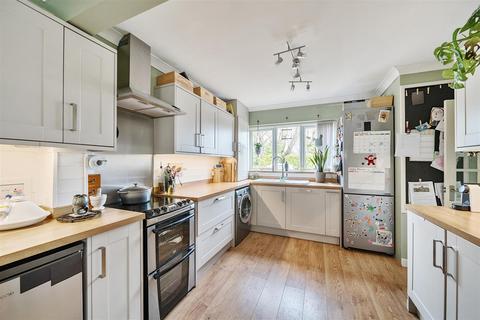 10 Brookside, West Coker, Yeovil, BA22 9AD