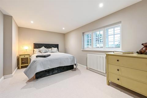80 Bowes Hill, Rowland's Castle, PO9 6BS