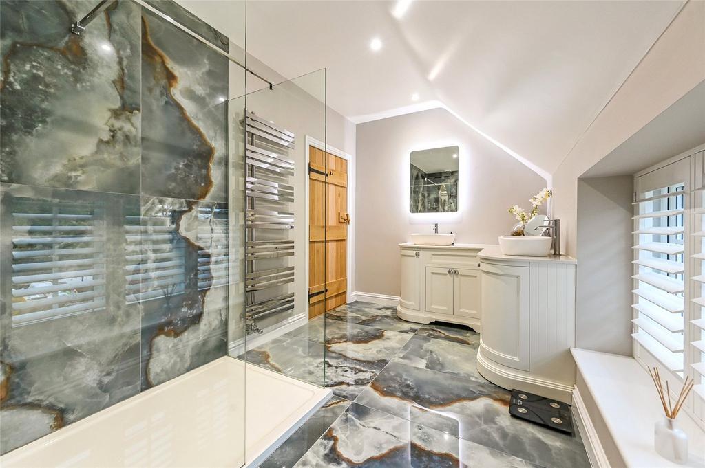 Shower Room En-Suite
