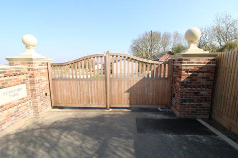 2 bedroom park home for sale, Lound, Lincolnshire, PE10