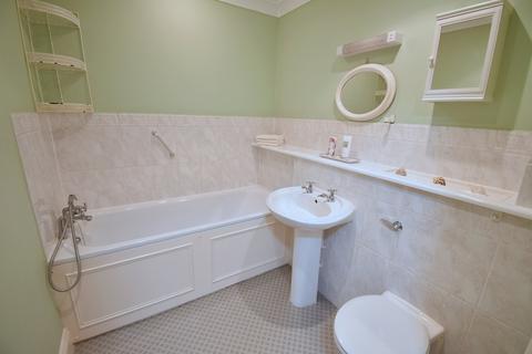 2 bedroom flat for sale, Wimborne Road East, Ferndown, BH22