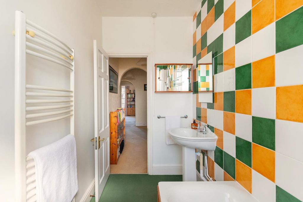 7 F2 R1 RD - Bathroom A.jpg