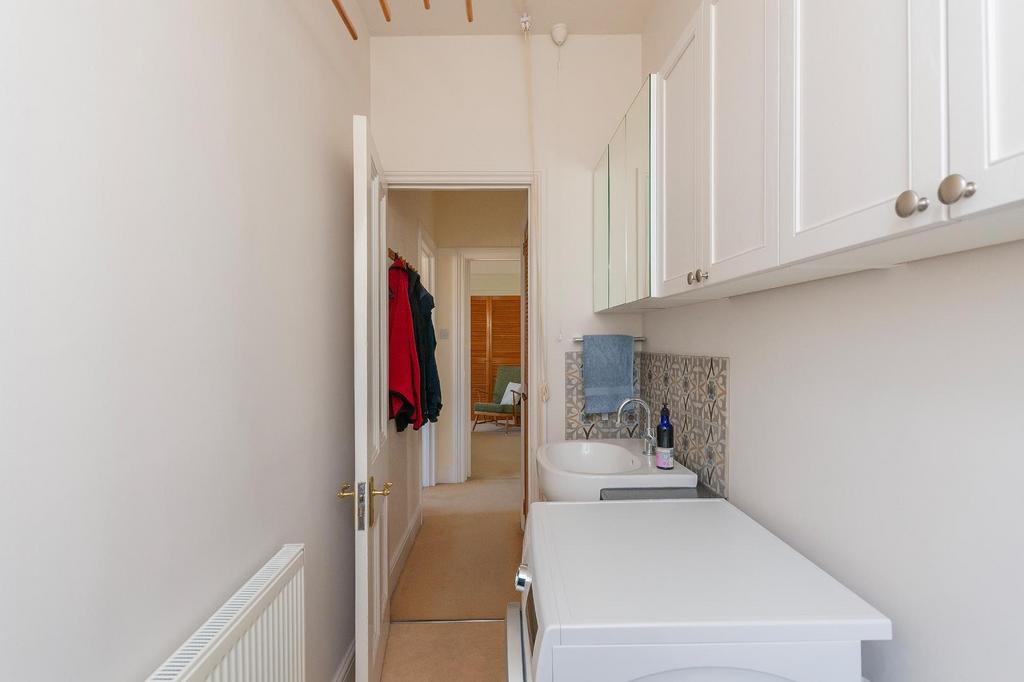 7 F2 R1 RD - Utility WC A.jpg