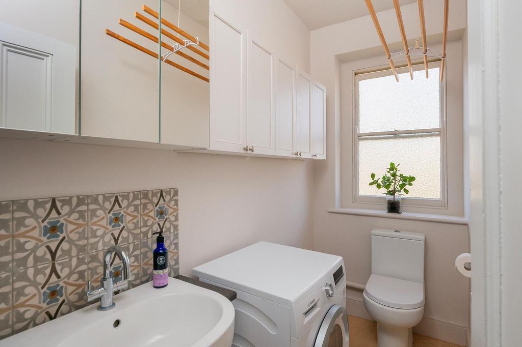 7 F2 R1 RD - Utility WC B.jpg