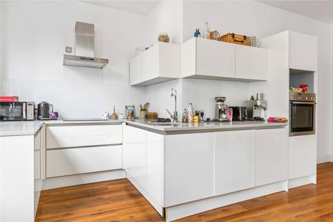 2 bedroom apartment for sale, Swan Yard, London, N1