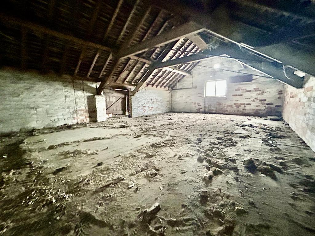 Barn1.JPG