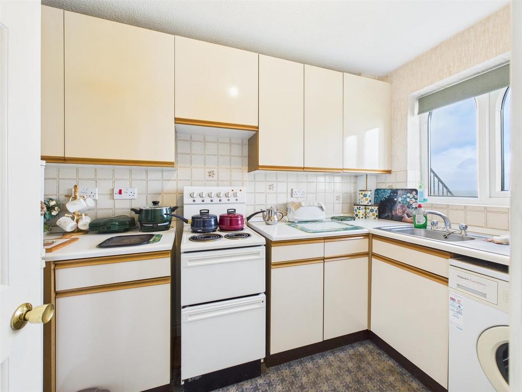 Kitchen: