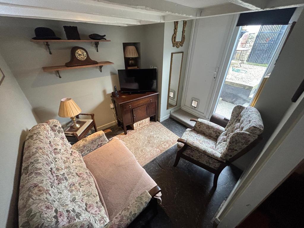 Staff room/sitting room 1