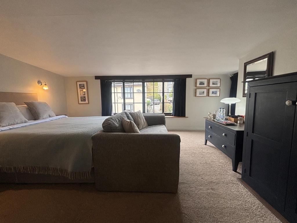 Front bedroom 1 (second image)
