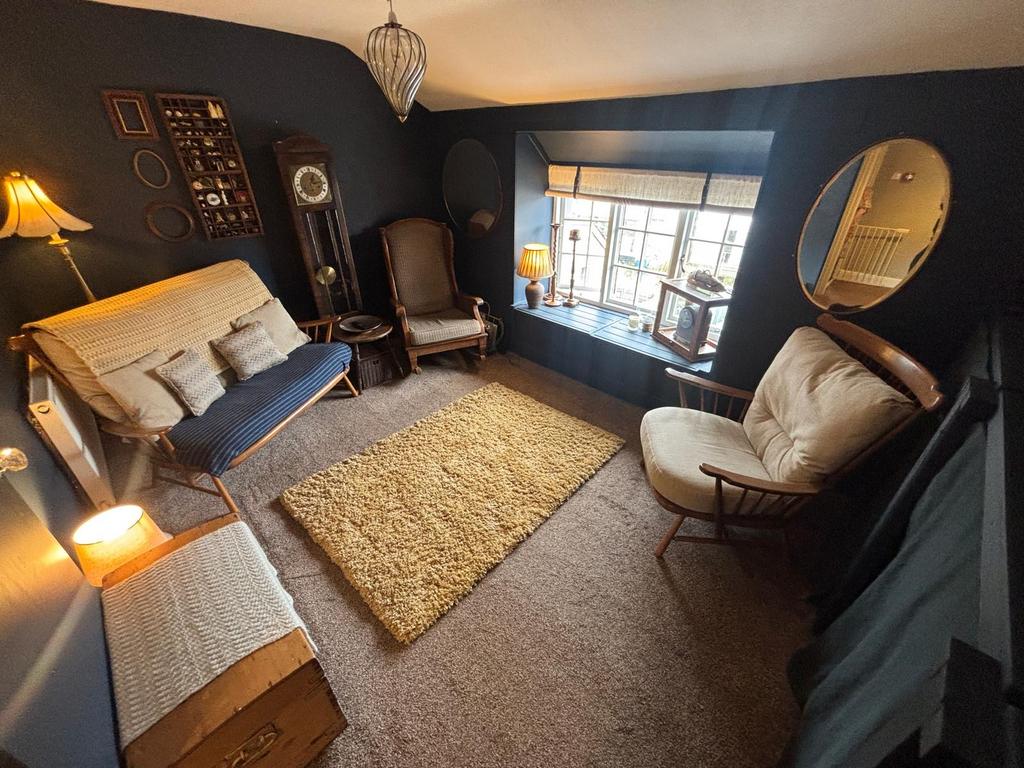 Living room/bedroom 2   owner's accommodation