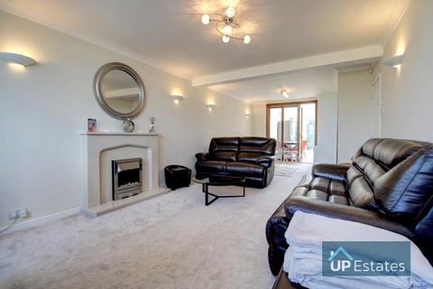 136 Kenpas Highway, Green Lane, Coventry, CV3 6PA