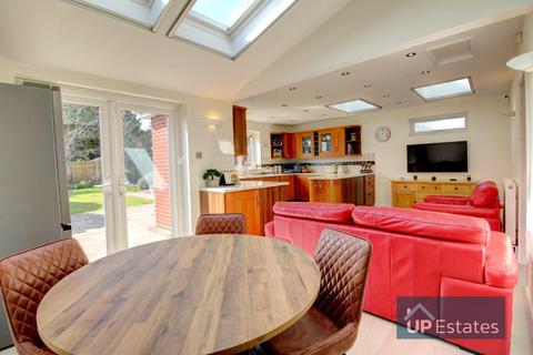 136 Kenpas Highway, Green Lane, Coventry, CV3 6PA