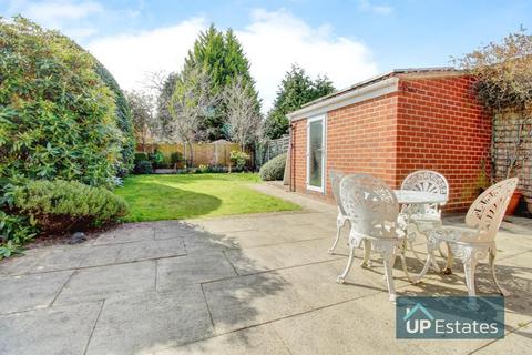 136 Kenpas Highway, Green Lane, Coventry, CV3 6PA