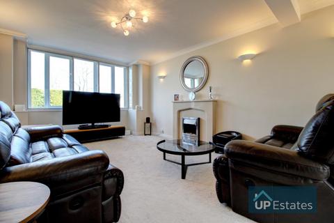 136 Kenpas Highway, Green Lane, Coventry, CV3 6PA