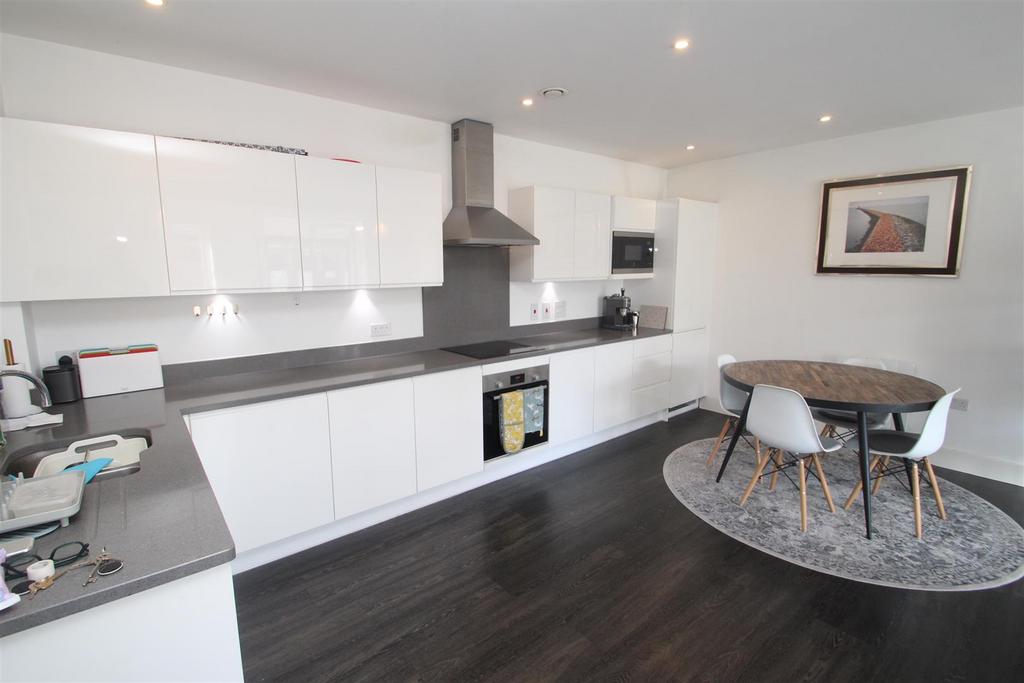 Kitchen/dining