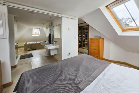 16f The Park, Carshalton, SM5 3BY