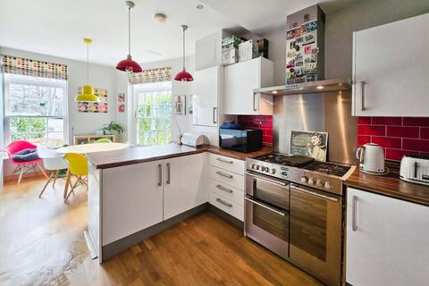 16f The Park, Carshalton, SM5 3BY