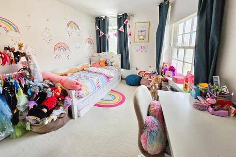 16f The Park, Carshalton, SM5 3BY