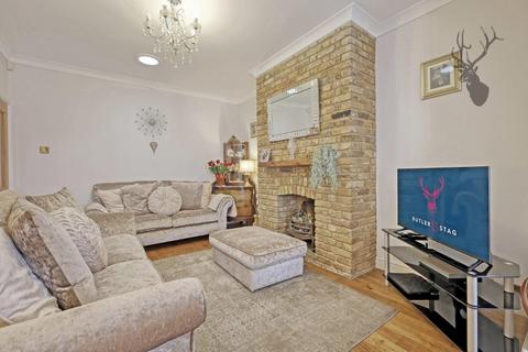 11 Pick Hill, Waltham Abbey, EN9 3LB